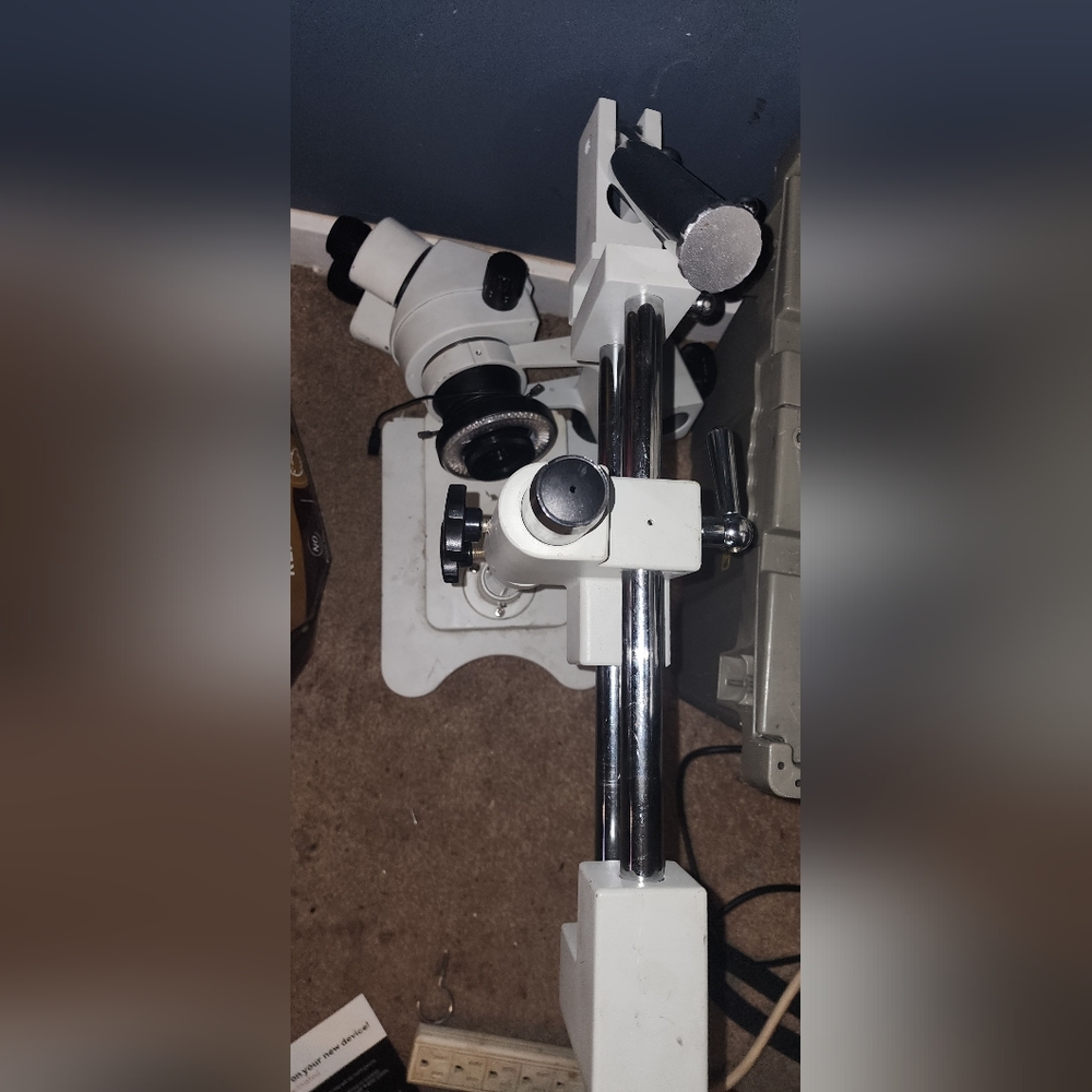 Microscope w/ digital super zoom